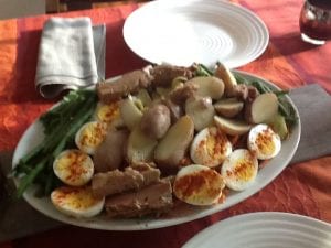 nicoise with green beans and tuna
